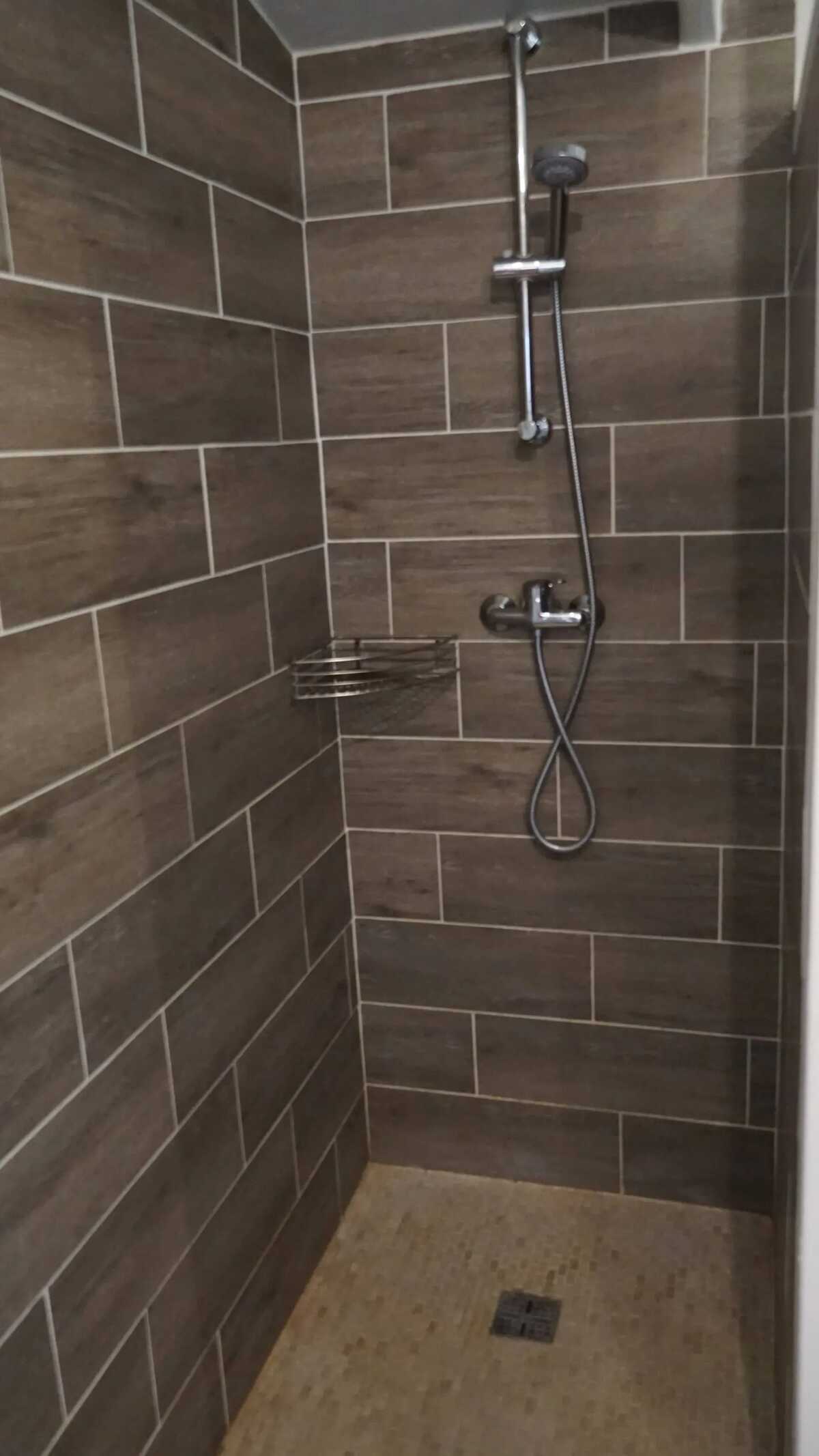 Bungalow avec jardin privé et piscine partagée à Grand Bourg - Photo 9