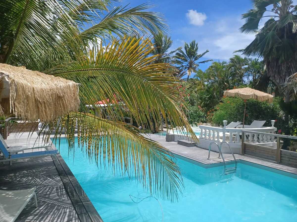 Bungalow avec jardin privé et piscine partagée à Grand Bourg - Photo 10