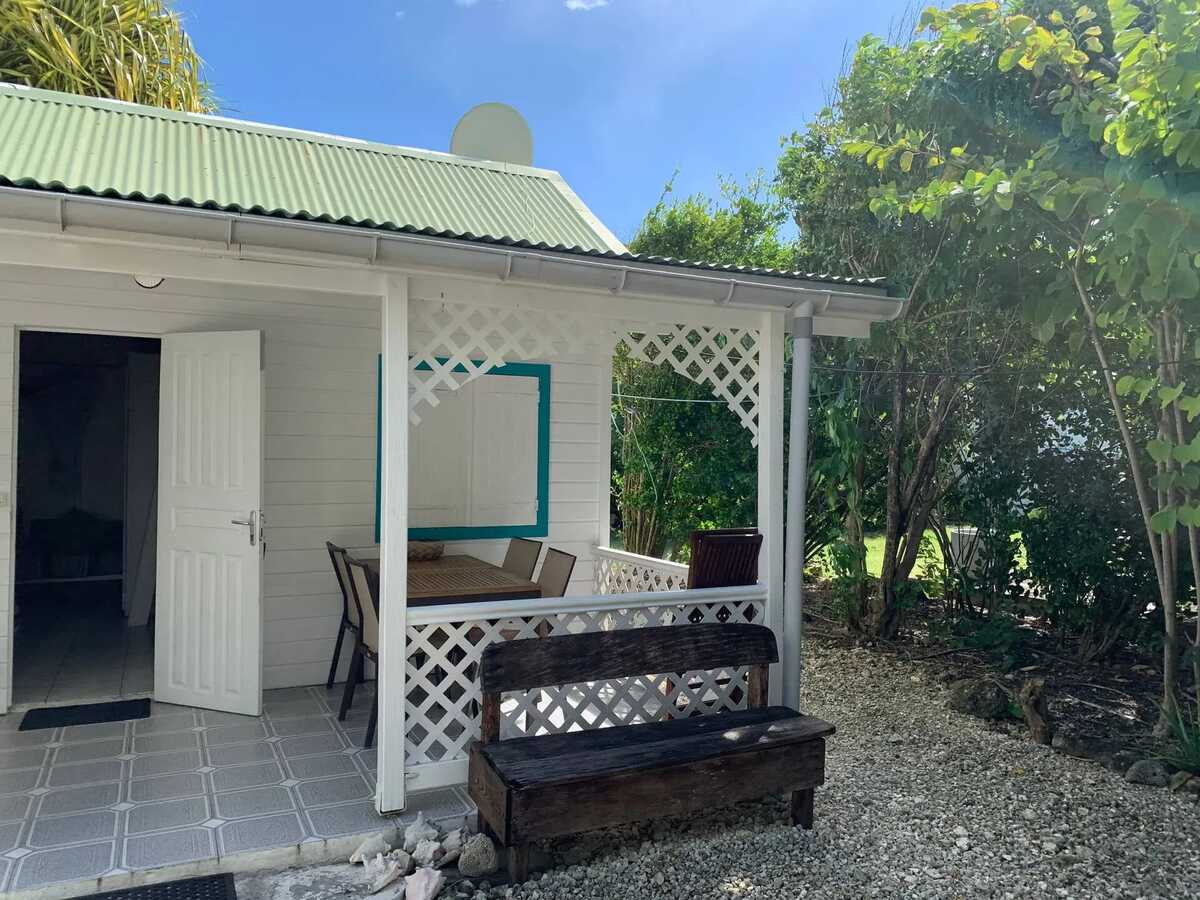 Bungalow avec jacuzzi et piscine partagée à Grand-Bourg, Guadeloupe - Photo 6