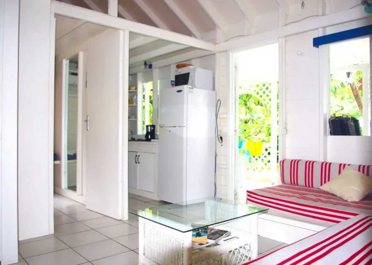 Bungalow avec jacuzzi et piscine partagée à Grand-Bourg, Guadeloupe - Photo 8