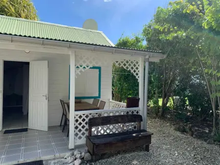 Location bungalow à Grand Bourg, Bungalow avec Jacuzzi près de Grand-Bourg - 39 m²