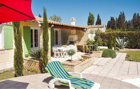 Maison 3 chambres avec piscine privée à Boulbon : photo 2