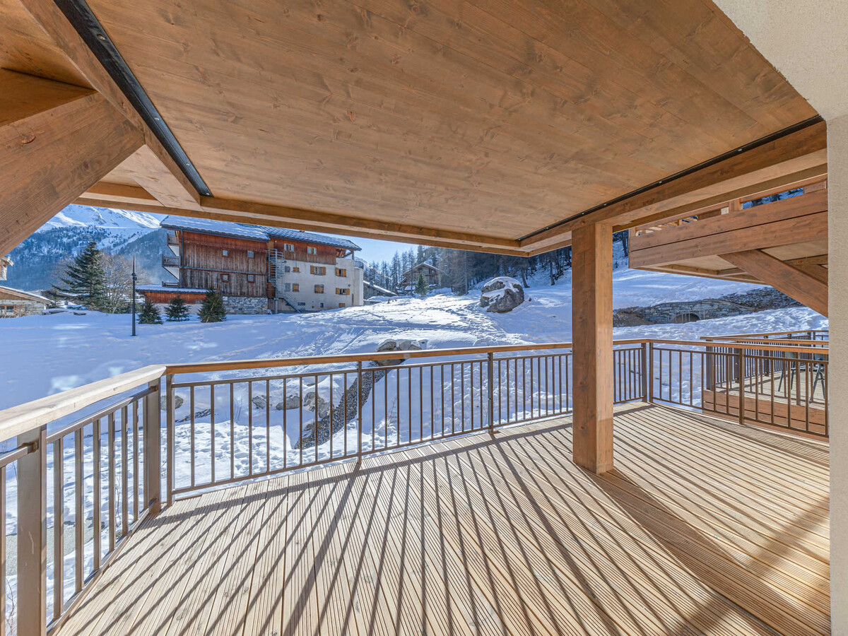 Appartement 4 pièces neuf avec piscine et cheminée holographique - Photo 15