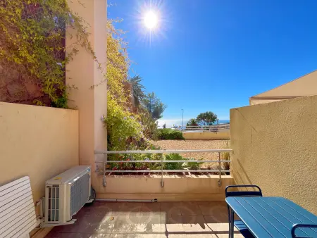 Appartement 2 chambres, terrasse 7,7m² et piscine à Sète : photo 2