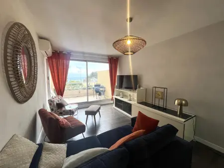 Appartement 2 chambres, terrasse 7,7m² et piscine à Sète : photo 3