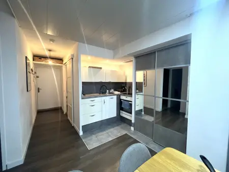 Appartement 2 chambres, terrasse 7,7m² et piscine à Sète : photo 5