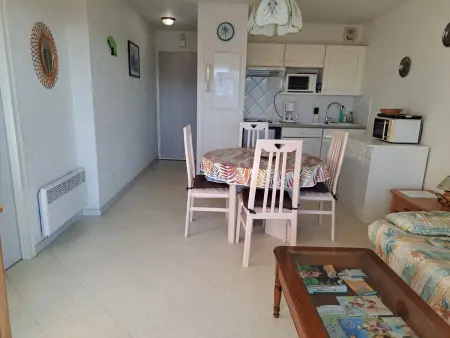 Appartement 4 pers, balcon sud à 150m de la plage : photo 5