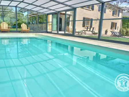 Location gite à Vivans, Gîtes spacieux avec piscine privative, sauna, animaux acceptés et parking, jusquà 18 personnes