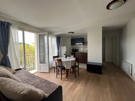 Location appartement à La Roche Posay, T3 lumineux à La Roche-Posay, balcon et WIFI, proche Thermes