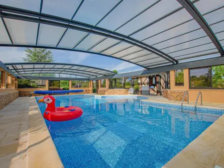 Location gite à Géraudot, Gîte Confortable avec Vue Lac et Piscine