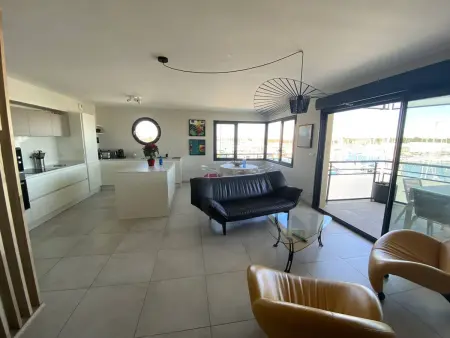 Appartement 4 étoiles en première ligne, vue port à Canet-Plage : photo 3
