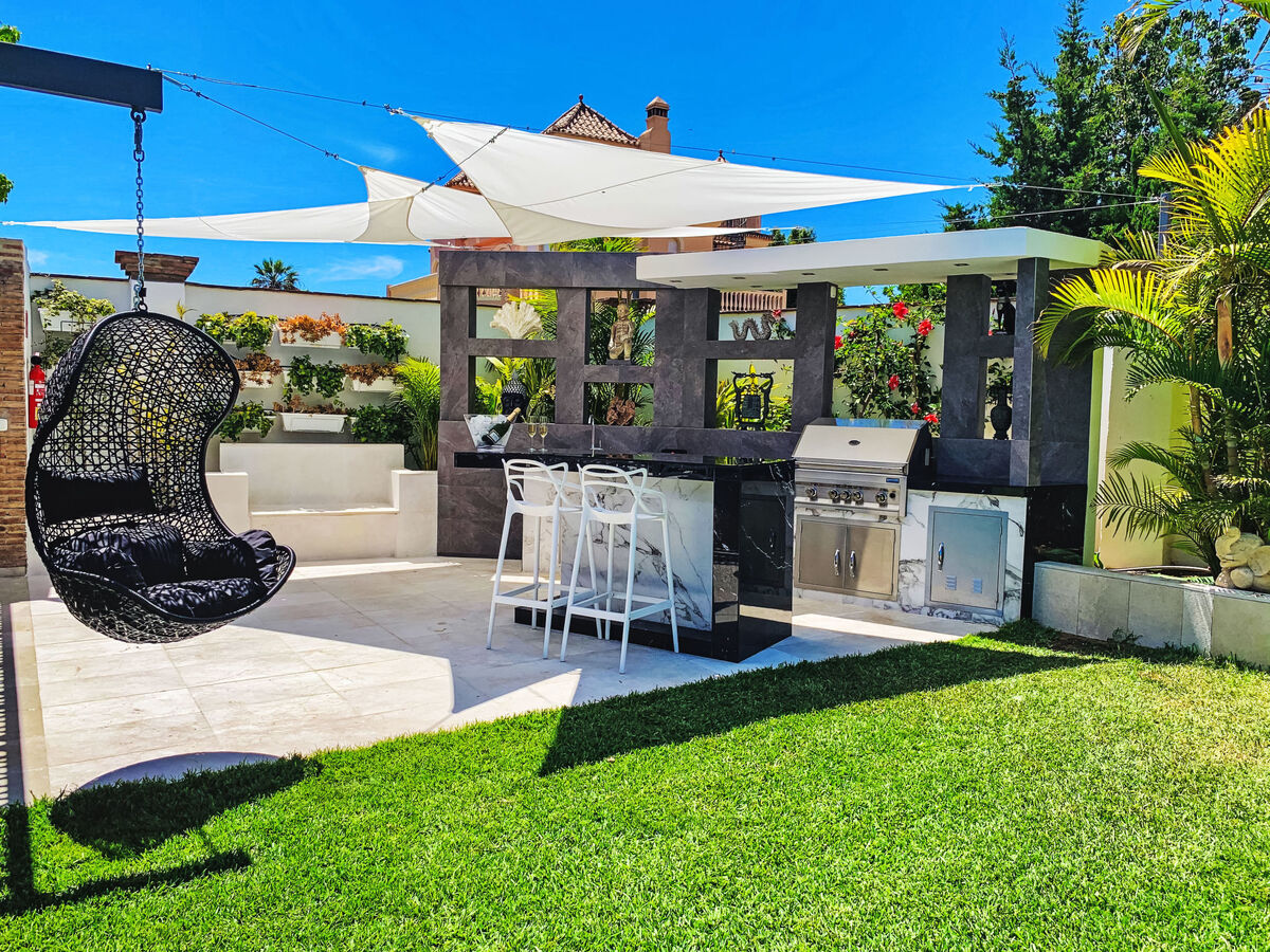Villa 5 chambres avec salle de jeux 64m², piscine chauffée à Marbella - Photo 9