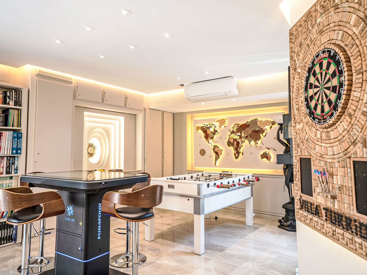 Villa 5 chambres avec salle de jeux 64m², piscine chauffée à Marbella - Photo 10