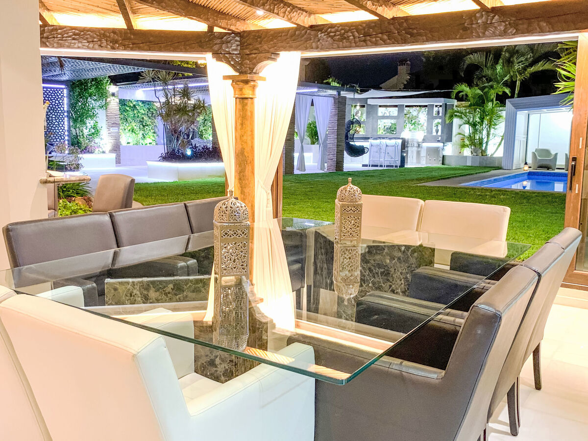 Villa 5 chambres avec salle de jeux 64m², piscine chauffée à Marbella - Photo 11