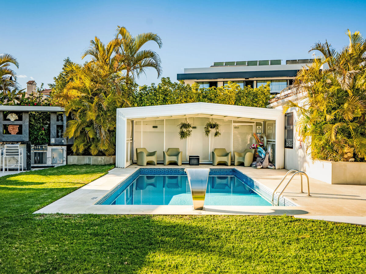 Villa 5 chambres avec salle de jeux 64m², piscine chauffée à Marbella - Photo 31