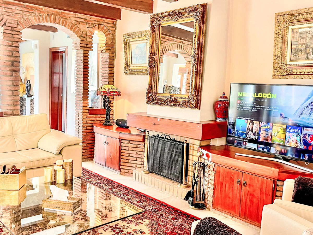 Villa 5 chambres avec salle de jeux 64m², piscine chauffée à Marbella - Photo 47