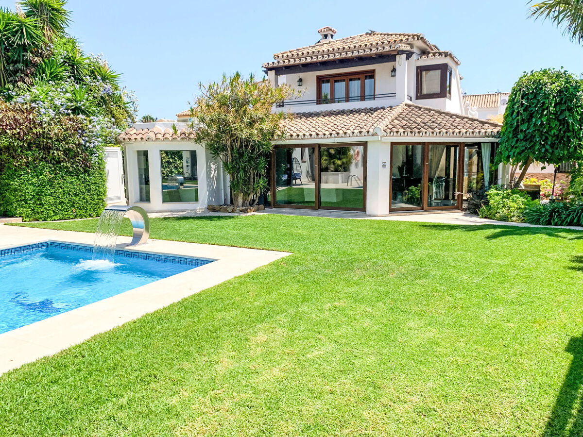 Villa 5 chambres avec salle de jeux 64m², piscine chauffée à Marbella - Photo 62