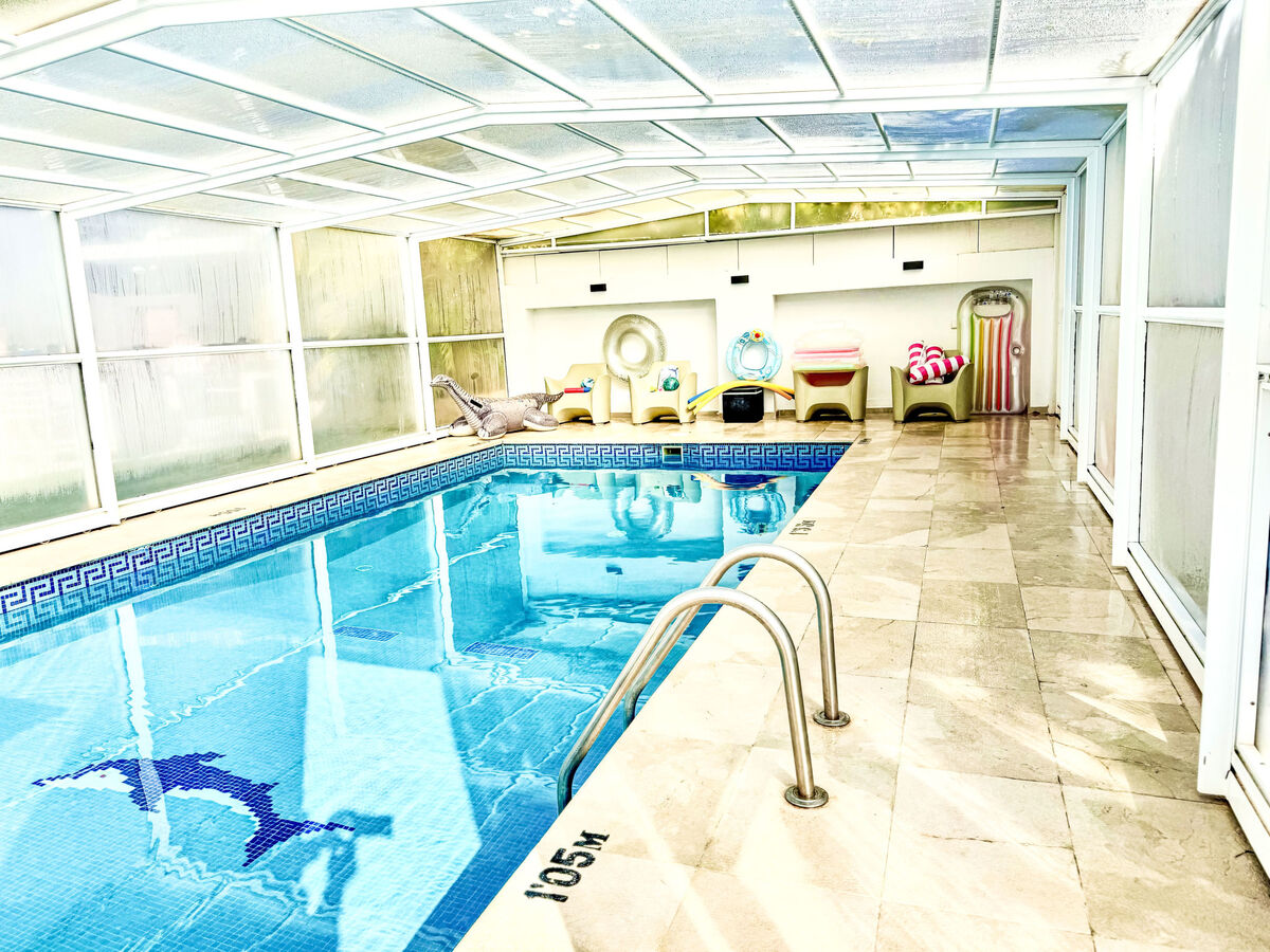 Villa 5 chambres avec salle de jeux 64m², piscine chauffée à Marbella - Photo 67