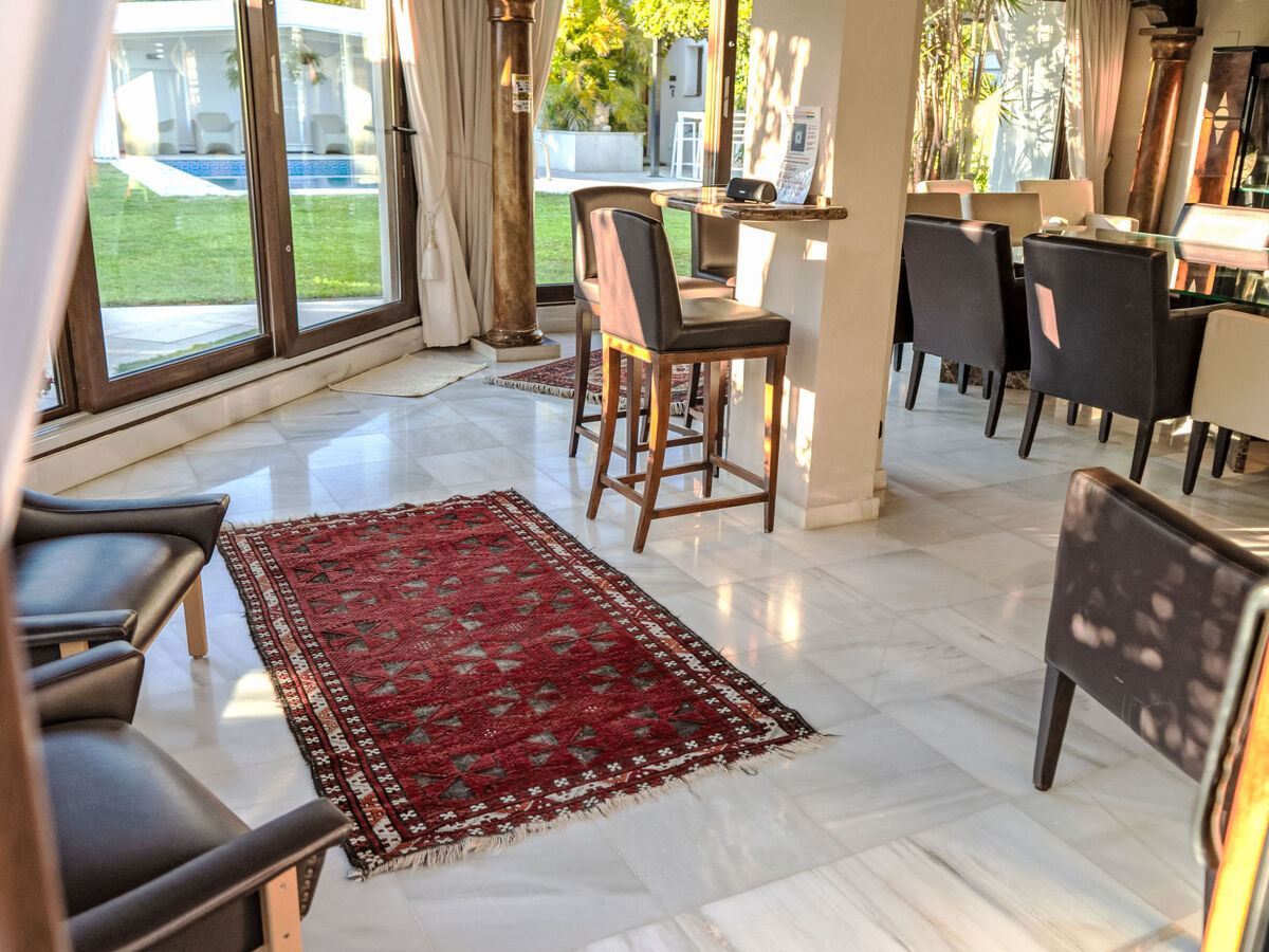 Villa 5 chambres avec salle de jeux 64m², piscine chauffée à Marbella - Photo 74