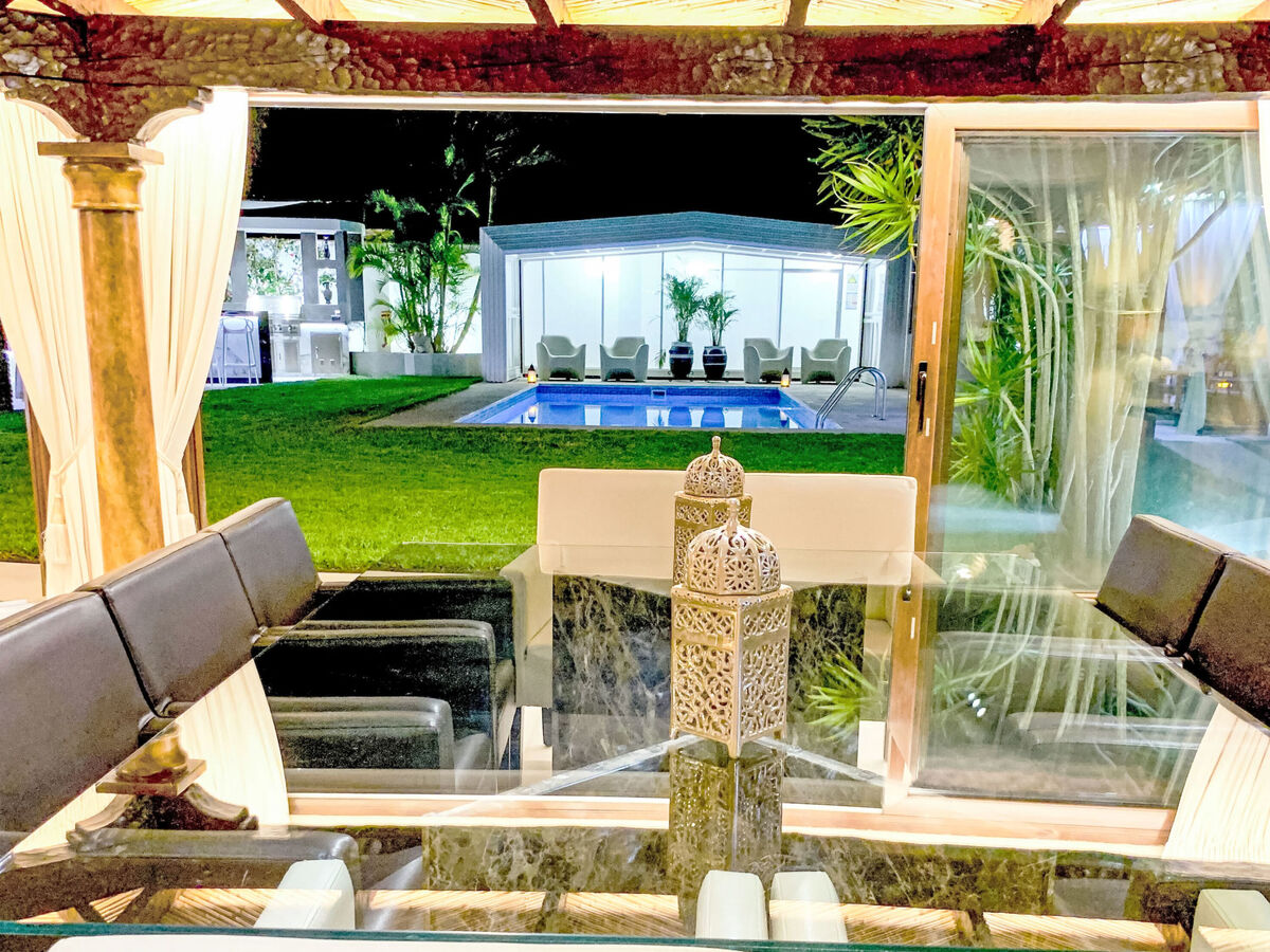Villa 5 chambres avec salle de jeux 64m², piscine chauffée à Marbella - Photo 75