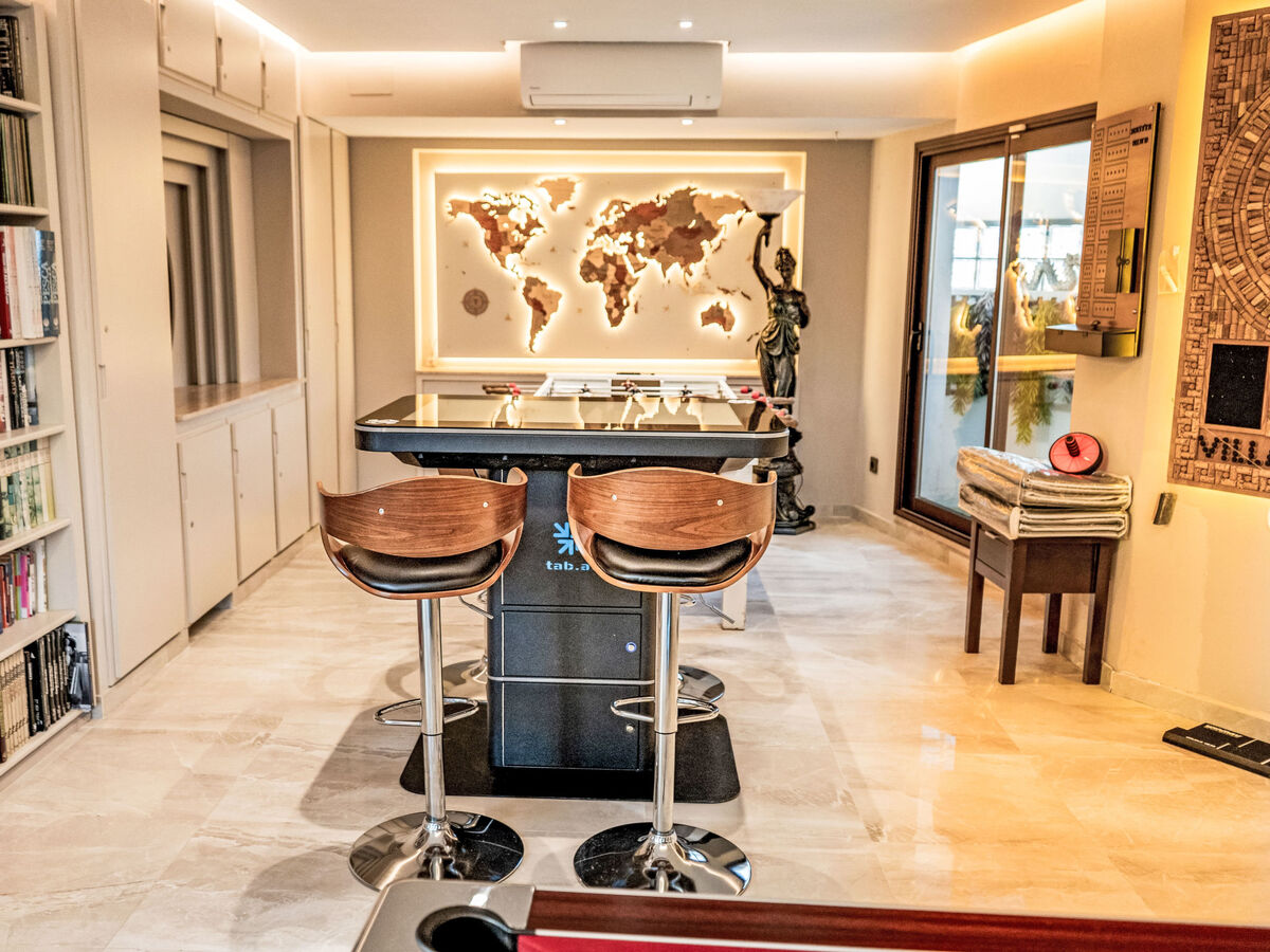 Villa 5 chambres avec salle de jeux 64m², piscine chauffée à Marbella - Photo 81