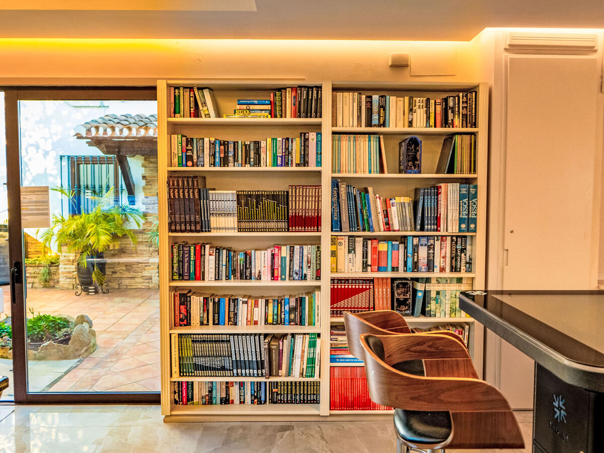 Villa 5 chambres avec salle de jeux 64m², piscine chauffée à Marbella - Photo 84