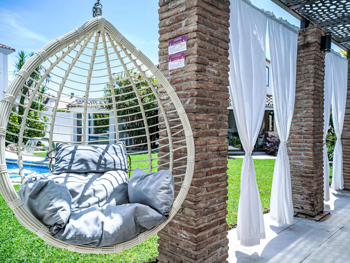 Villa 5 chambres avec salle de jeux 64m², piscine chauffée à Marbella - Photo 86