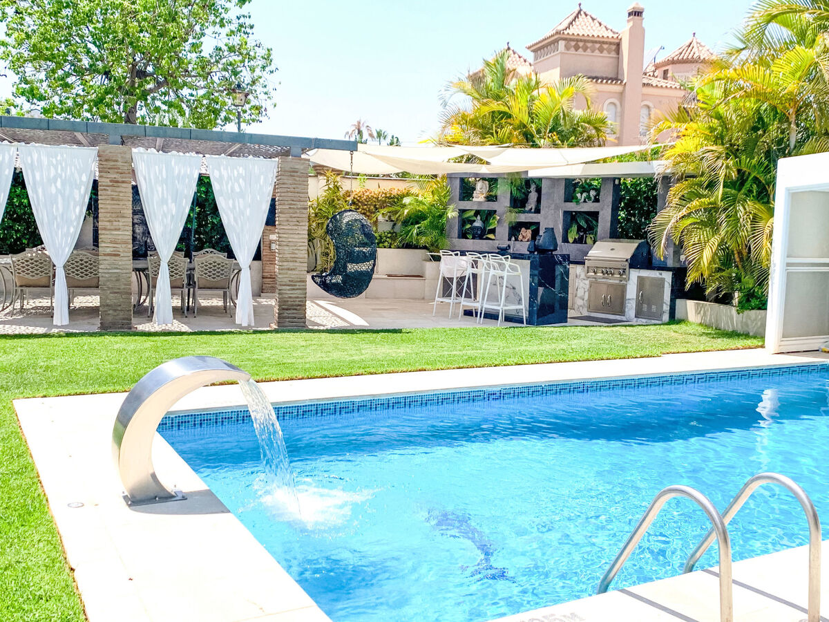 Villa 5 chambres avec salle de jeux 64m², piscine chauffée à Marbella - Photo 87