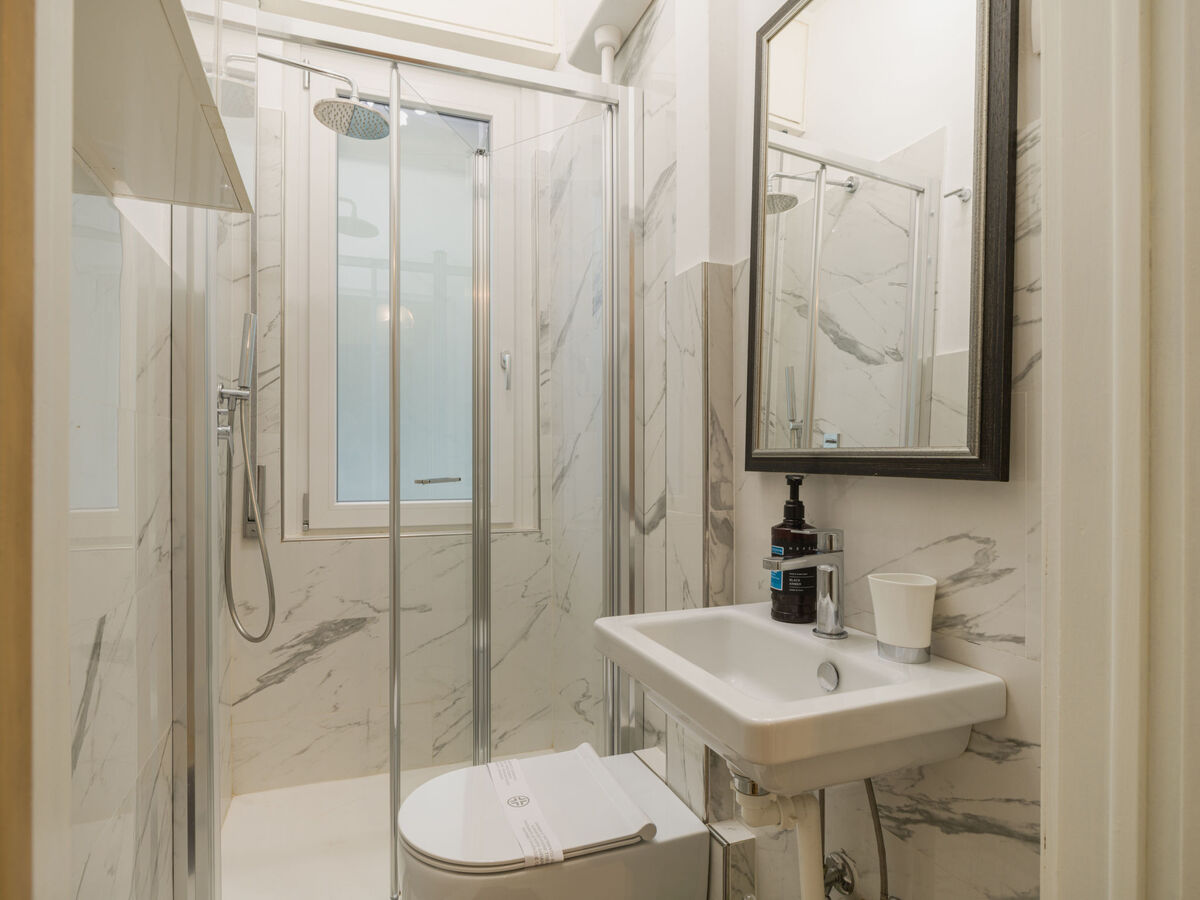 Sea Escape - Appartement 90 m² avec 3 balcons à Rapallo - Photo 19