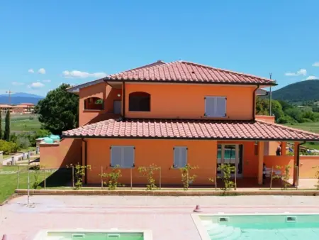 Location appartement à Massa Marittima, Unterkunft im Erdgeschoss, überdachte Terrasse, Schwimmbad