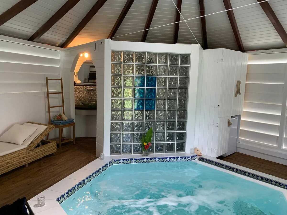 Bungalow avec spa et piscine partagée à Grand Bourg, Guadeloupe - Photo 7