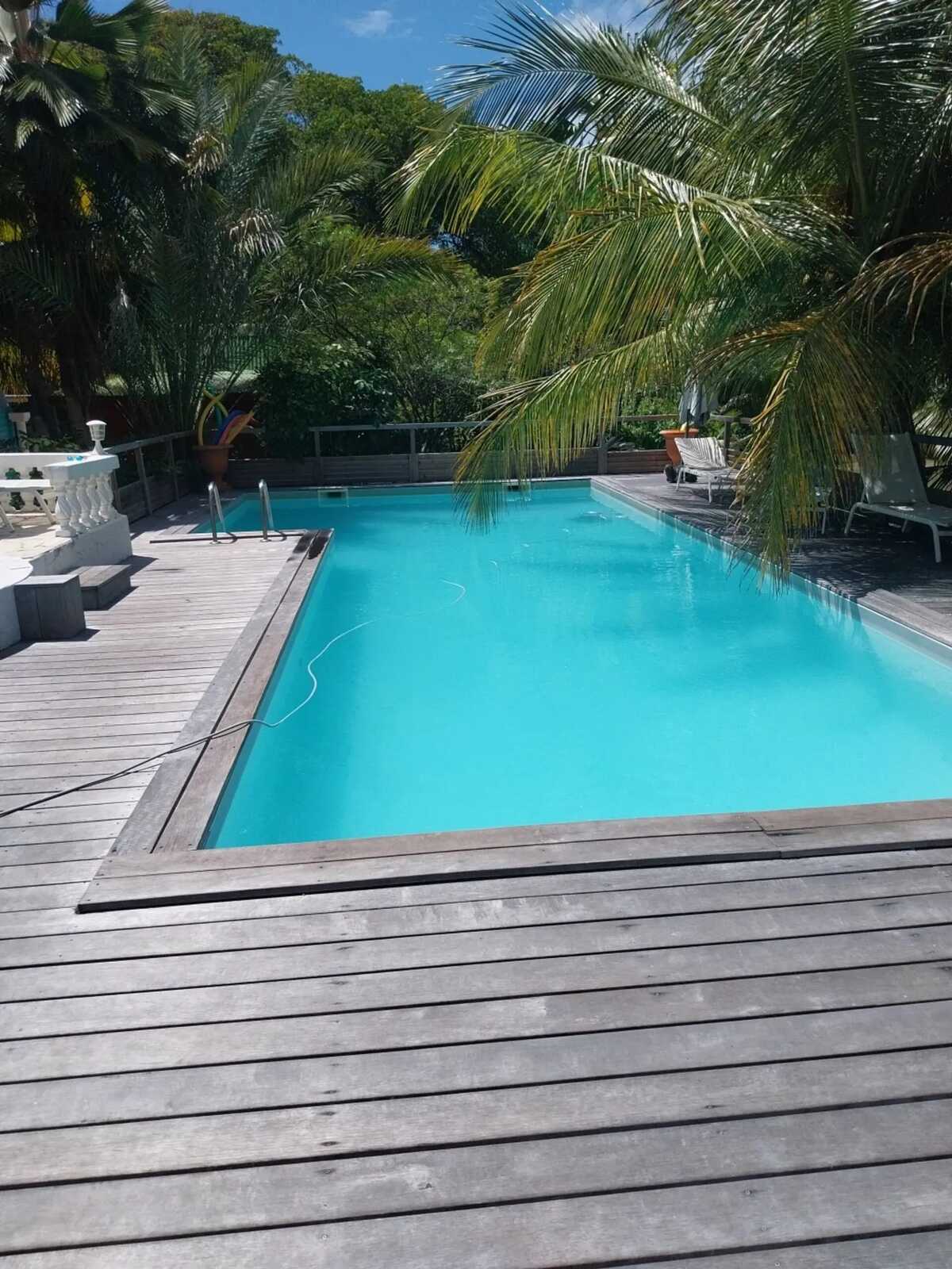 Bungalow avec spa et piscine partagée à Grand Bourg, Guadeloupe - Photo 15
