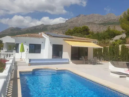 Location villa à Altea, Villa moderne avec piscine privée et climatisation à Altea