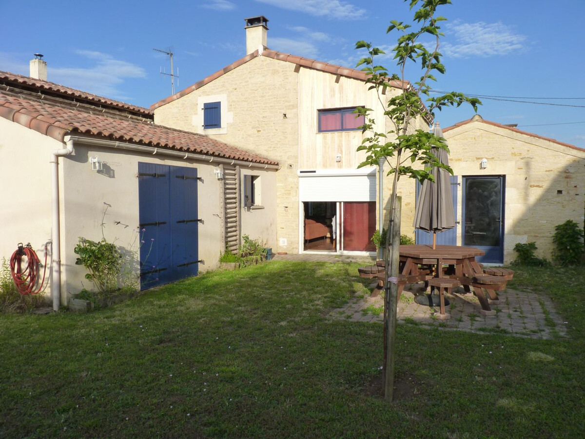 Gîte rénové en grange, 2 chambres à Damvix - Photo 1