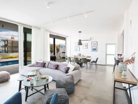 Villa Olivine Pearl, 4 chambres avec piscine à Protaras : photo 11