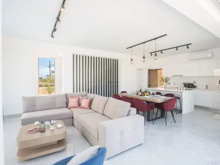 Villa neuve 4 chambres avec piscine au cœur de Protaras : photo 8