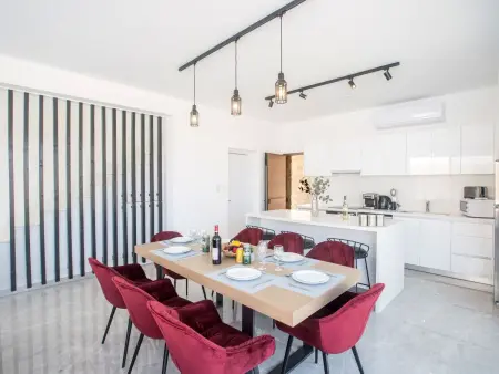 Villa neuve 4 chambres avec piscine au cœur de Protaras : photo 9