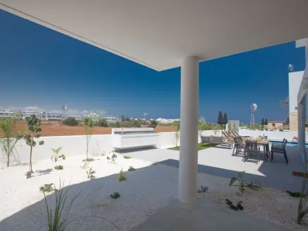 Villa neuve 4 chambres avec piscine au cœur de Protaras : photo 24