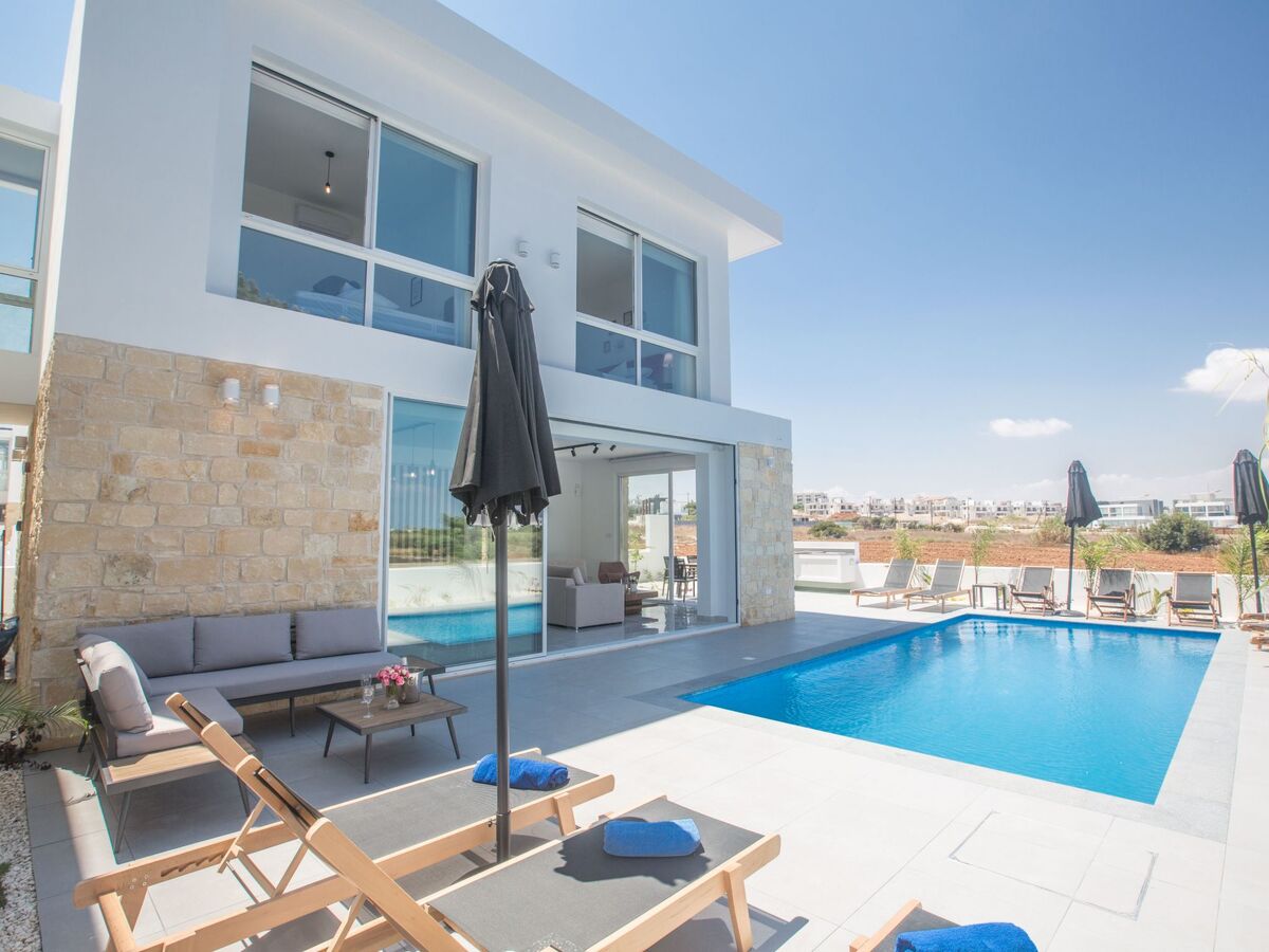 4-Schlafzimmer-Villa mit Pool im Zentrum von Protaras - Photo 2