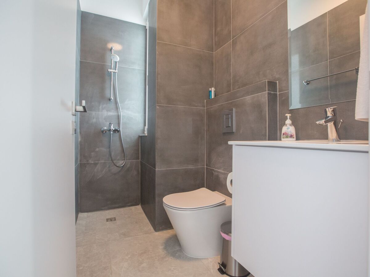 4-Schlafzimmer-Villa mit Pool im Zentrum von Protaras - Photo 17