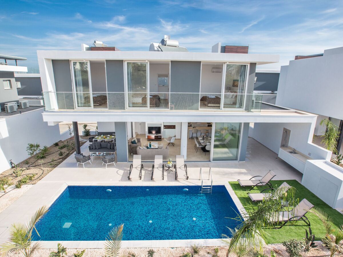 3-Schlafzimmer-Villa mit privatem Pool im Zentrum - Photo 3