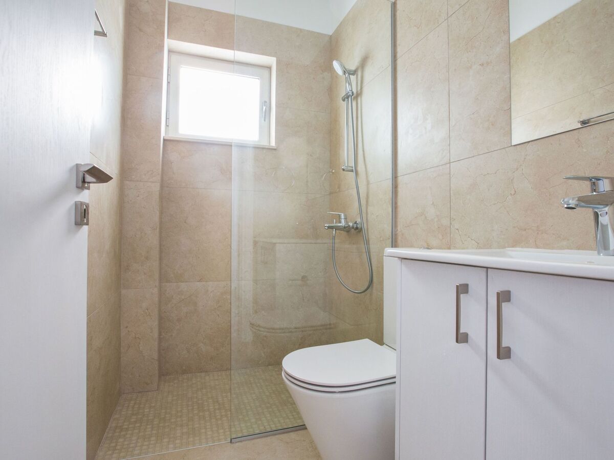 3-Schlafzimmer-Villa mit privatem Pool im Zentrum - Photo 18