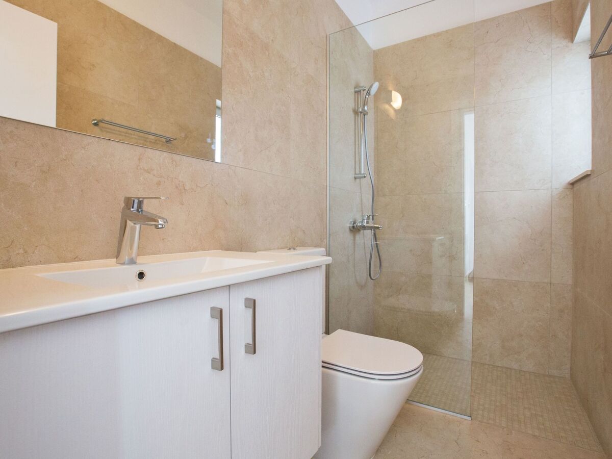 3-Schlafzimmer-Villa mit privatem Pool im Zentrum - Photo 19