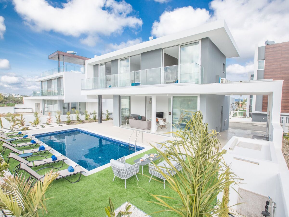 3-Schlafzimmer-Villa mit privatem Pool im Zentrum - Photo 3