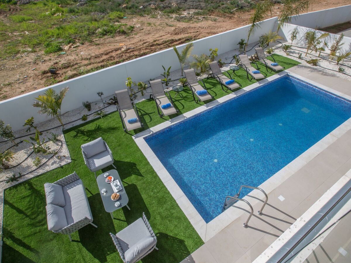 3-Schlafzimmer-Villa mit privatem Pool im Zentrum - Photo 6