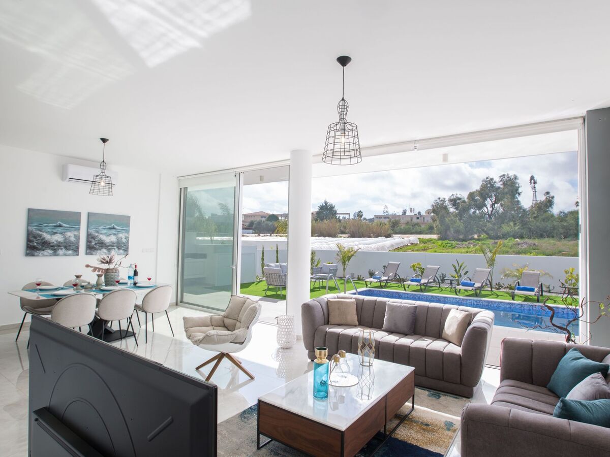 3-Schlafzimmer-Villa mit privatem Pool im Zentrum - Photo 10