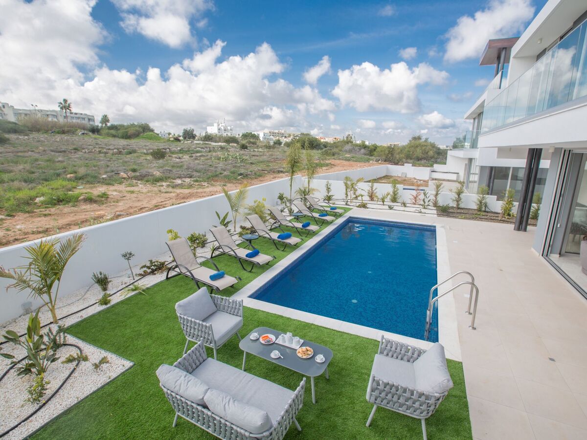 3-Schlafzimmer-Villa mit privatem Pool im Zentrum - Photo 15