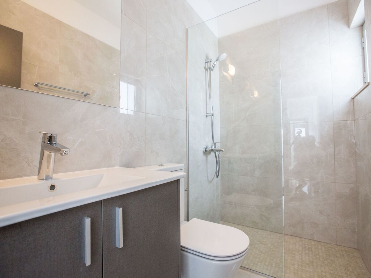 3-Schlafzimmer-Villa mit privatem Pool im Zentrum - Photo 17