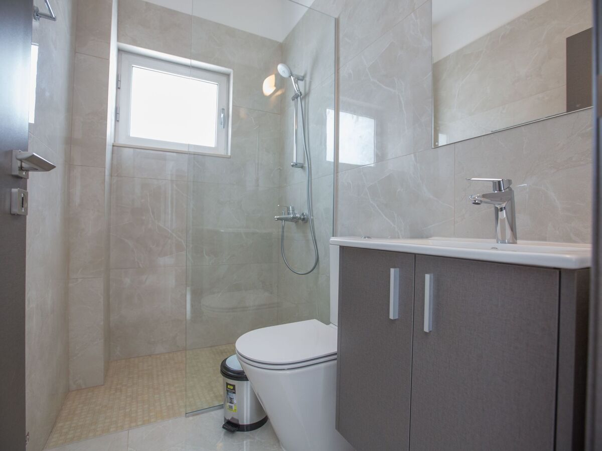 3-Schlafzimmer-Villa mit privatem Pool im Zentrum - Photo 18