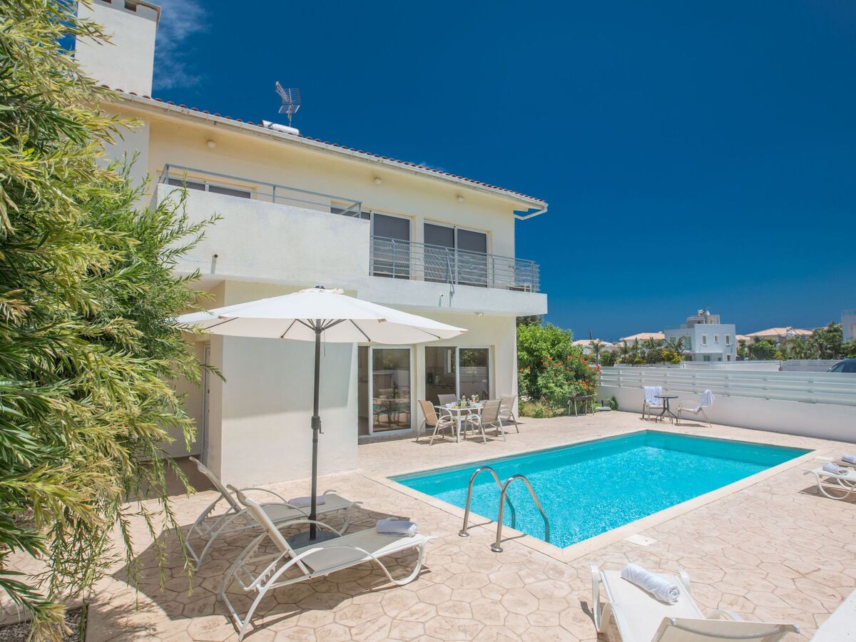 Helle Ferienvilla mit Pool, Maison 7 personnes à Protaras - Photo 2